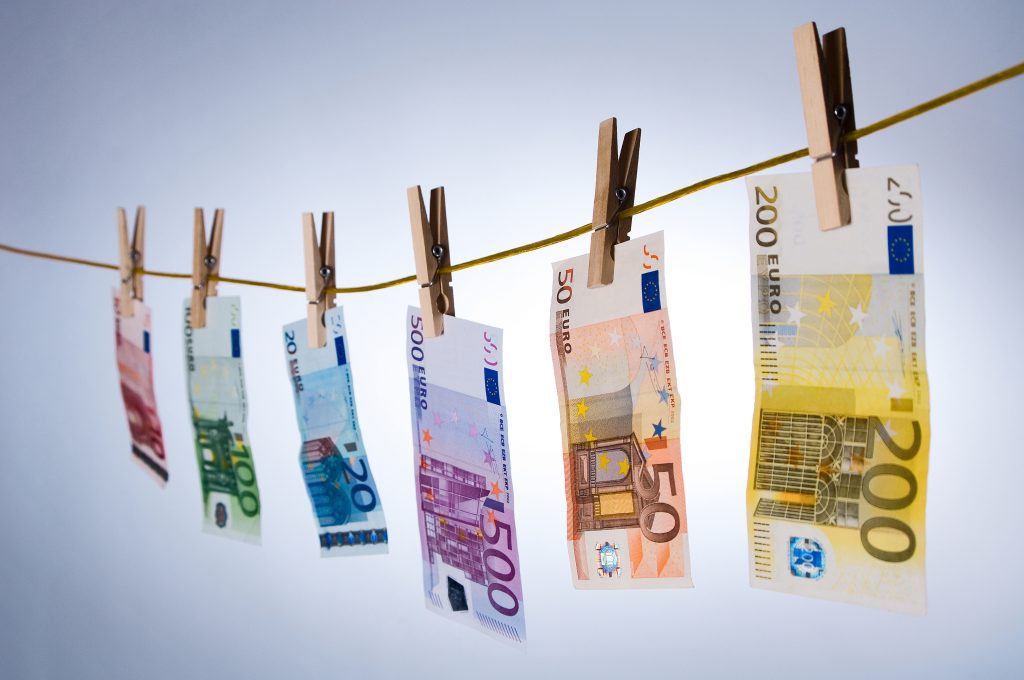 tax-evasion-hunt-australia-finds-swiss-accounts-comsurecomsure